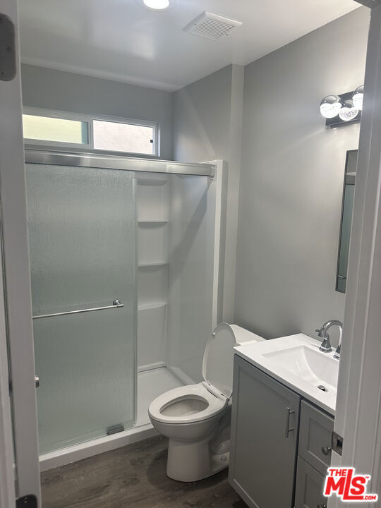 1551 W 55th Street, Los Angeles CA: https://media.crmls.org/mediaz/edf5e3da-0df9-48e2-b4ec-85cea8da2259.jpg
