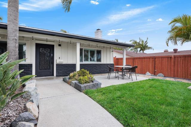 3984 Scott Dr., Carlsbad CA: https://media.crmls.org/mediaz/edf5f5d3-6431-4ab2-8f32-e03ded4e0db2.jpg