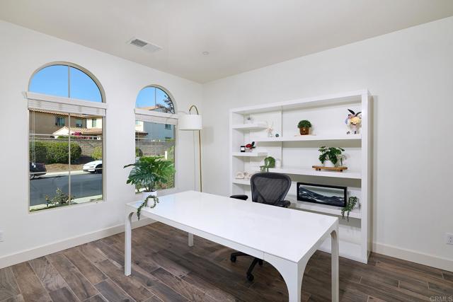 Detail Gallery Image 14 of 37 For 219 Flores Ln, Vista,  CA 92083 - 4 Beds | 2/1 Baths