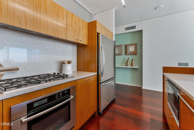 Detail Gallery Image 14 of 26 For 1155 S Grand Ave #1510,  Los Angeles,  CA 90015 - 2 Beds | 2 Baths