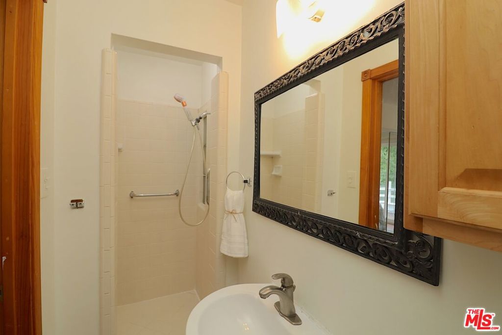 375 Berkshire Avenue La Canada Flintridge img 24