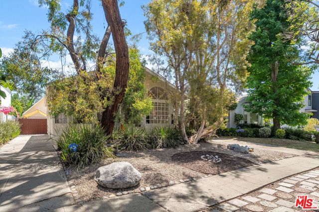 2534 Wellesley Avenue, Los Angeles CA: https://media.crmls.org/mediaz/edf6e624-ad87-4a34-accd-8d8ba45467b3.jpg