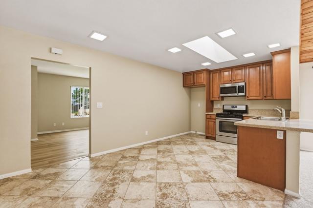 Detail Gallery Image 13 of 35 For 10261 Kaiser Pl, San Diego,  CA 92126 - 3 Beds | 2 Baths