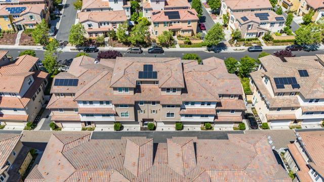 3340 Giovanni Way, Dublin CA: https://media.crmls.org/mediaz/edf84127-bb59-4110-bff1-6bcd1036509c.jpg