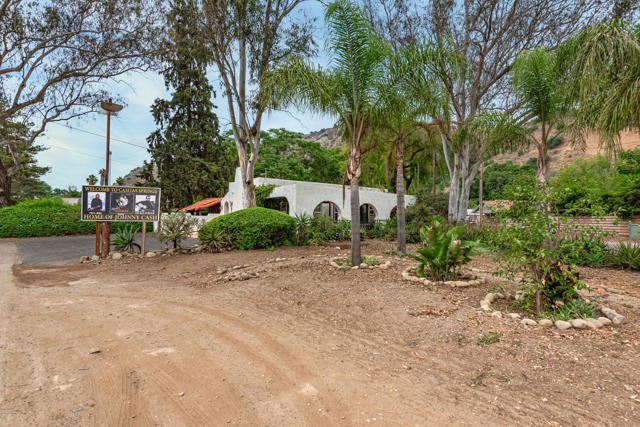 8530 N Ventura Avenue, Ventura CA: https://media.crmls.org/mediaz/edf8a84a-3804-434a-b26a-d8b0585947b8.jpg