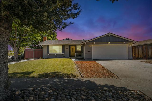 602 Azule Avenue, San Jose CA: https://media.crmls.org/mediaz/edf9013a-3319-409b-a798-9f31601fe2dd.jpg