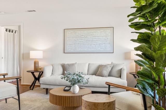 42245 Kansas Street, Palm Desert CA: https://media.crmls.org/mediaz/edf9b54a-e7fe-4aef-9c4f-7d3d2cbb8334.jpg