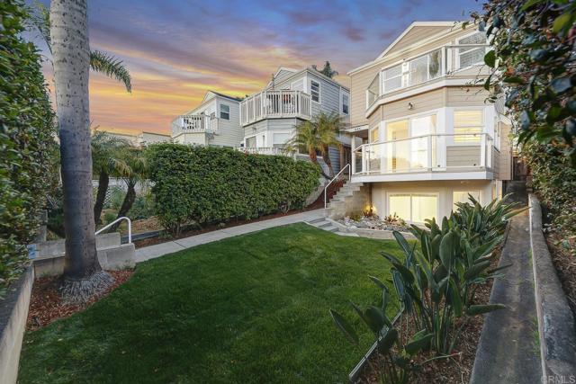 644 Grant Street, Oceanside CA: https://media.crmls.org/mediaz/edf9c7cd-c2be-4f48-846a-1078e0f8678d.jpg