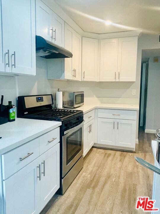 712 Pacific Street, Santa Monica CA: https://media.crmls.org/mediaz/edf9cdd4-38fa-4b54-a51c-aa1e4b6718b7.jpg