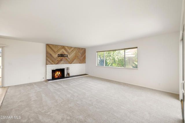 261 Hiram Avenue, Newbury Park CA: https://media.crmls.org/mediaz/edfa3df2-b7f8-4351-933f-fa4af8faa259.jpg