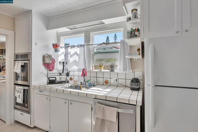 366 Ilo Lane, Danville CA: https://media.crmls.org/mediaz/edfa437a-2381-4f20-a518-ce03251fcfbf.jpg