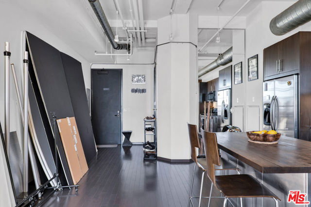 1645 Vine Street, Los Angeles CA: https://media.crmls.org/mediaz/edfa7796-faad-4cdb-87ed-9971b6265bbc.jpg