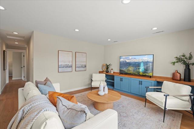 613 Evangeline Way, Hayward CA: https://media.crmls.org/mediaz/edfb0f0c-38eb-4865-b4d1-0212e11e66c2.jpg