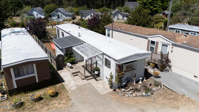 13500 Point Cabrillo Drive, Mendocino CA: https://media.crmls.org/mediaz/edfb2a68-e026-4677-ac55-9cf2e03f091e.jpg