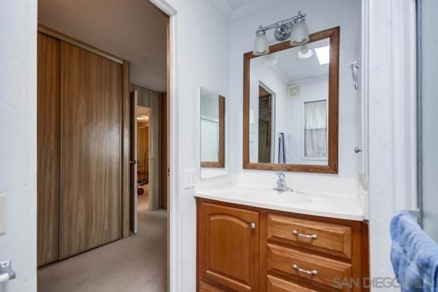 14215 Pecan Park Ln, El Cajon CA: https://media.crmls.org/mediaz/edfb6579-4ed0-43c2-a255-9e76fe7e1dc6.jpg