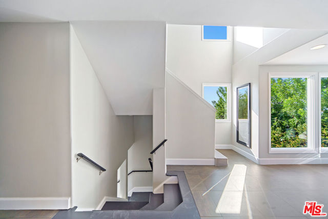 5118 Cerrillos Drive, Woodland Hills CA: https://media.crmls.org/mediaz/edfb983d-f0ae-4323-b451-9d1d4d750212.jpg