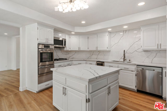 19555 Oxnard Street, Tarzana CA: https://media.crmls.org/mediaz/edfca5ad-ae7c-4462-9cc3-6c1bcfe5e97f.jpg