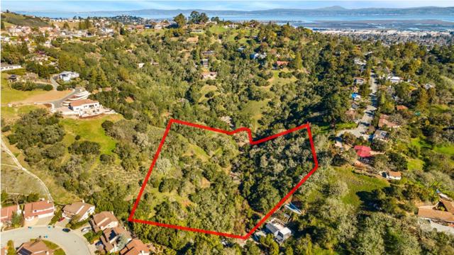 5 El Vanada Road, Redwood City CA: https://media.crmls.org/mediaz/edfce287-eda4-40fd-8b28-95e39ff1e3c4.jpg