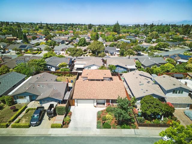 945 Lantana Drive, Sunnyvale CA: https://media.crmls.org/mediaz/edfce2d8-edf5-41ab-ac68-24cea4947a7c.jpg