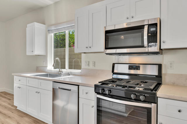 33912 Whispering Palms Trail, Cathedral City CA: https://media.crmls.org/mediaz/edfde017-e0b1-4443-93a9-5360f54f69fa.jpg