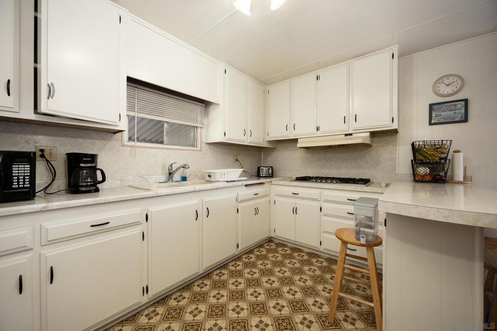 MLS #250033078SD image #9