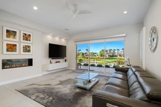 770 Deer Haven Circle, Palm Desert CA: https://media.crmls.org/mediaz/edfeaced-5953-42c8-b2ee-40f08e5529bc.jpg