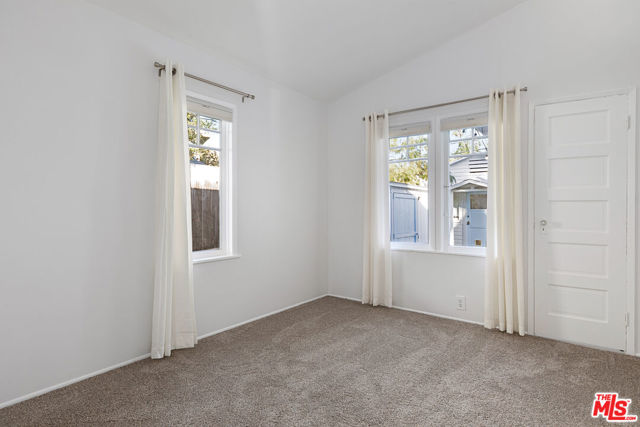 912 Victoria Avenue photo 23