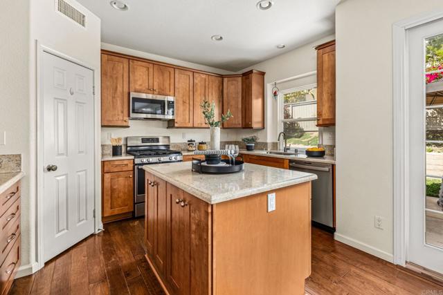 Detail Gallery Image 22 of 66 For 3218 Rancho Reata, Carlsbad,  CA 92009 - 3 Beds | 2/1 Baths