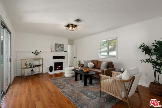 21228 Martinez Street photo 8