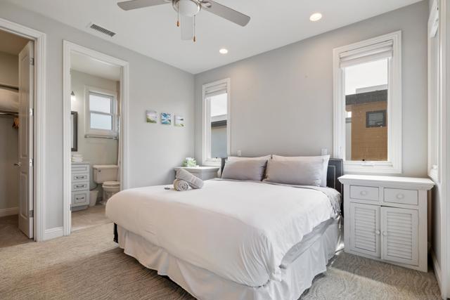 839 Reed Avenue, Pacific Beach (San Diego) CA: https://media.crmls.org/mediaz/ee005a39-0ef5-4b63-90d5-5f1ac844a854.jpg