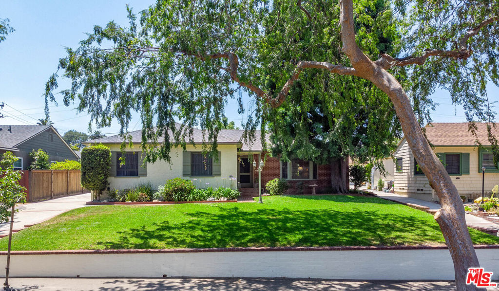 1973 Stratford Avenue