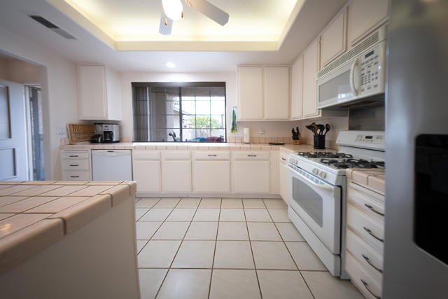 76901 Kentucky Avenue, Palm Desert, CA 92211