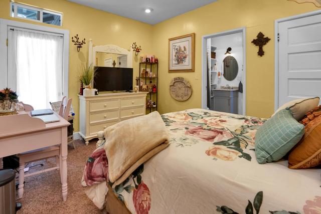 2165 Cox Road, Aptos CA: https://media.crmls.org/mediaz/ee00c557-ca18-49f8-8c75-a309a696b0f3.jpg
