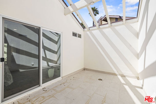 13 Pepper Court, Inglewood CA: https://media.crmls.org/mediaz/ee00cd27-04d8-49cb-bc83-124f7198b192.jpg