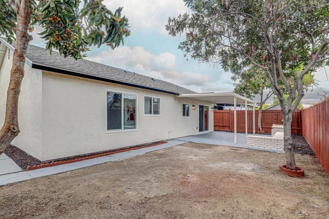 1320 Vinca Way, San Diego CA: https://media.crmls.org/mediaz/ee0148c2-1a17-40f1-8b3c-7f296a5c075e.jpg