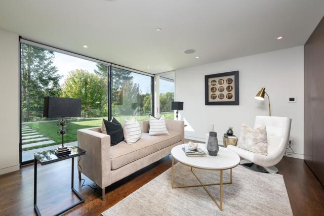 5 Drayton Road, Hillsborough CA: https://media.crmls.org/mediaz/ee0153c2-13a1-46c7-a3f5-ff86878538a3.jpg