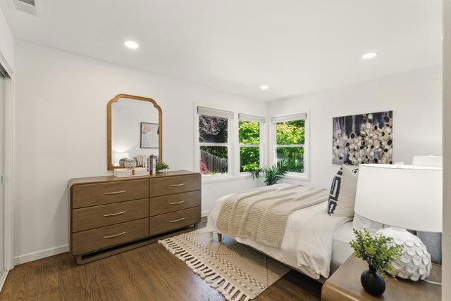 843 15th Avenue, Menlo Park CA: https://media.crmls.org/mediaz/ee01aedd-55d5-403f-aa5f-0f2673e7af3d.jpg