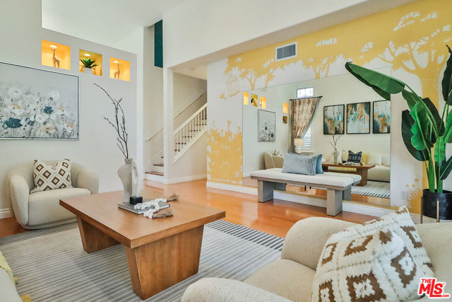 2857 Limestone Drive, Thousand Oaks CA: https://media.crmls.org/mediaz/ee02514c-849e-4c92-9151-f39617adb539.jpg
