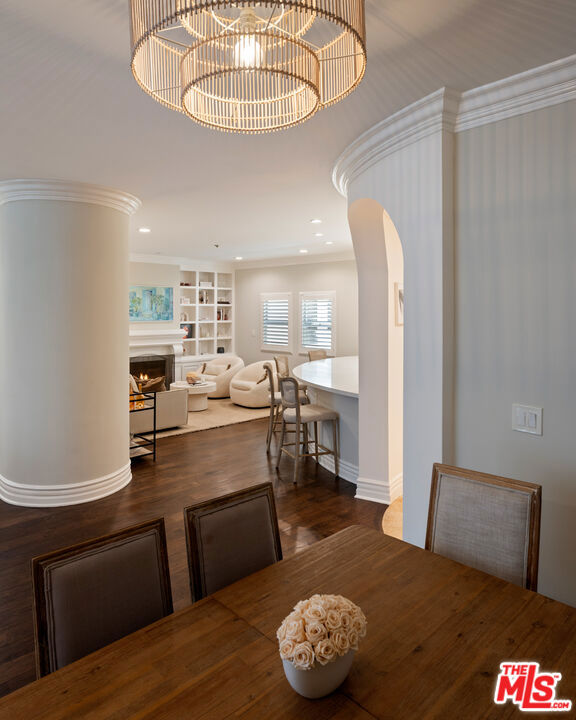 10364 Almayo Avenue, Los Angeles CA: https://media.crmls.org/mediaz/ee02f011-d94d-446d-85dd-f62b4bcd3d11.jpg