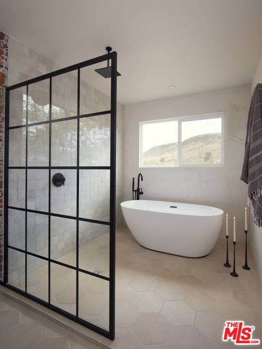 2339 Inca Trail, Yucca Valley CA: https://media.crmls.org/mediaz/ee0300f5-41b9-4afd-aaf0-e4024bb736fc.jpg