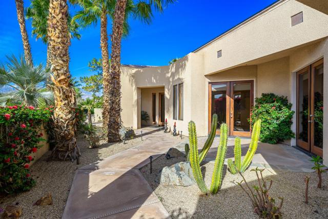1 Birkdale Circle, Rancho Mirage CA: https://media.crmls.org/mediaz/ee031b98-2dcb-4d34-987e-7693238929c2.jpg