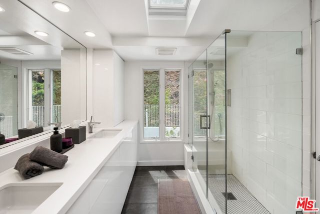 Drew Fenton | 1257 Bienveneda Avenue Pacific Palisades CA | MLS: 7385502