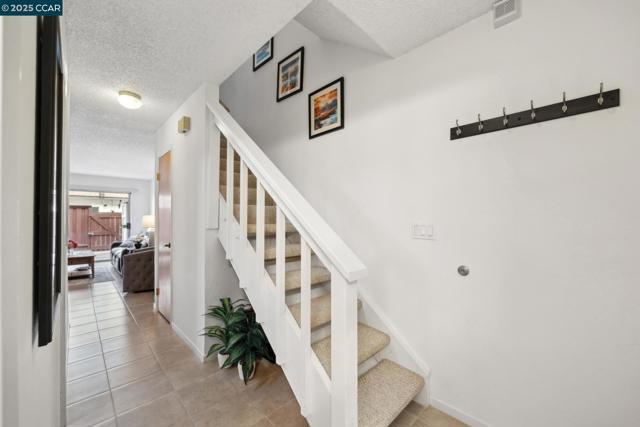 14295 Doolittle Dr, San Leandro CA: https://media.crmls.org/mediaz/ee03d8b3-3c10-44eb-9d8b-2e2fd35fcaf4.jpg