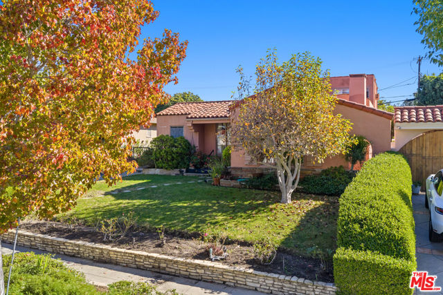 10582 Cheviot Drive, Los Angeles CA: https://media.crmls.org/mediaz/ee045fb8-5124-4f38-a6bc-e9c315e5b7e7.jpg