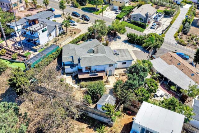 2428 Dunstan Street, Oceanside CA: https://media.crmls.org/mediaz/ee046d97-87b5-42dc-b982-f3f0b3303d8d.jpg