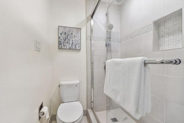 735 El Camino Real, Burlingame CA: https://media.crmls.org/mediaz/ee04c215-83c4-4334-8cc5-09a117421b7d.jpg