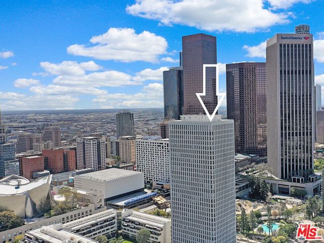 800 W 1st Street, Los Angeles CA: https://media.crmls.org/mediaz/ee04c6dc-d9bc-48f6-8cec-9fdea8ea7204.jpg