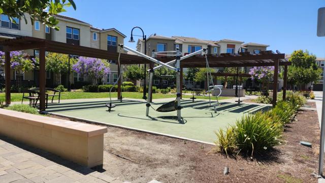 1090 California Circle, Milpitas CA: https://media.crmls.org/mediaz/ee055f6b-215f-4fb2-8dca-e0a221e713d5.jpg
