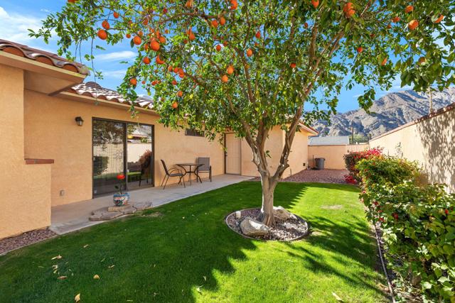 53720 Avenida Carranza, La Quinta CA: https://media.crmls.org/mediaz/ee074d55-97b8-4cce-b98d-cab94b5990ca.jpg