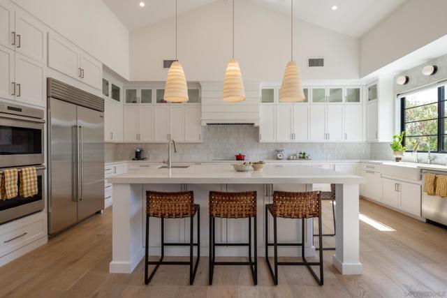 16827 Via De La Valle, Rancho Santa Fe CA: https://media.crmls.org/mediaz/ee077212-c042-4c9f-bc2f-765615477c5e.jpg